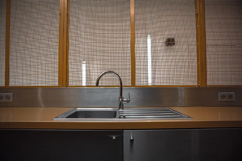 stainless steel kitchen sinks